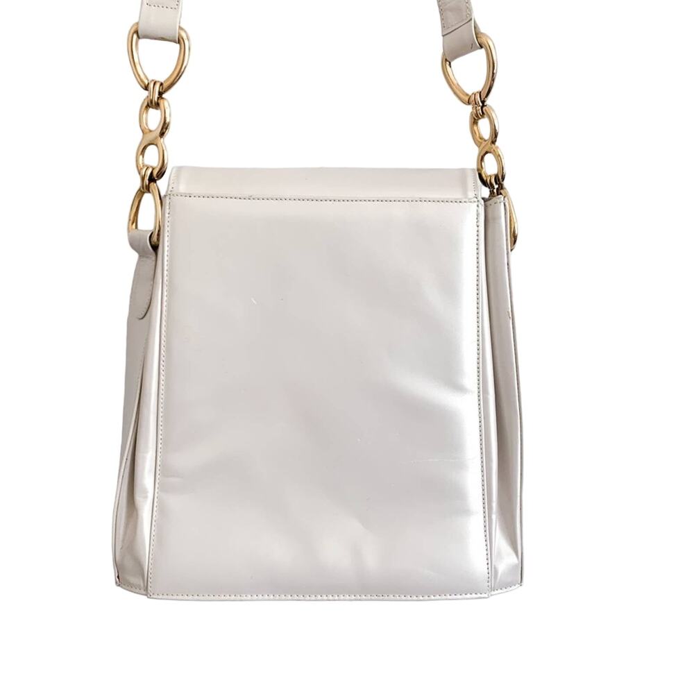 Stuart Weitzman Boxy Pearl Flat and Chain Crossbody Bag Purse White Gold Small - Picture 3 of 14